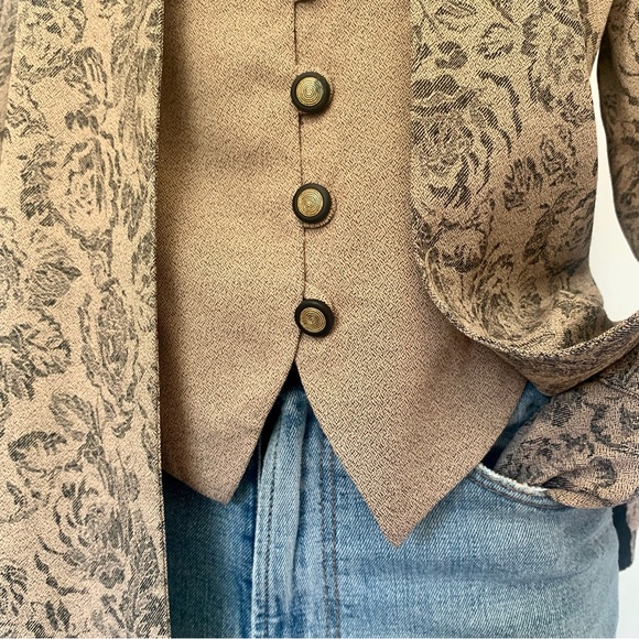 v i n t a g e :: Unique Romantic Victorian Blazer & Built In Vest - Picture 14 of 15
